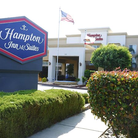Hampton Inn & Suites Ред-Блафф Экстерьер фото