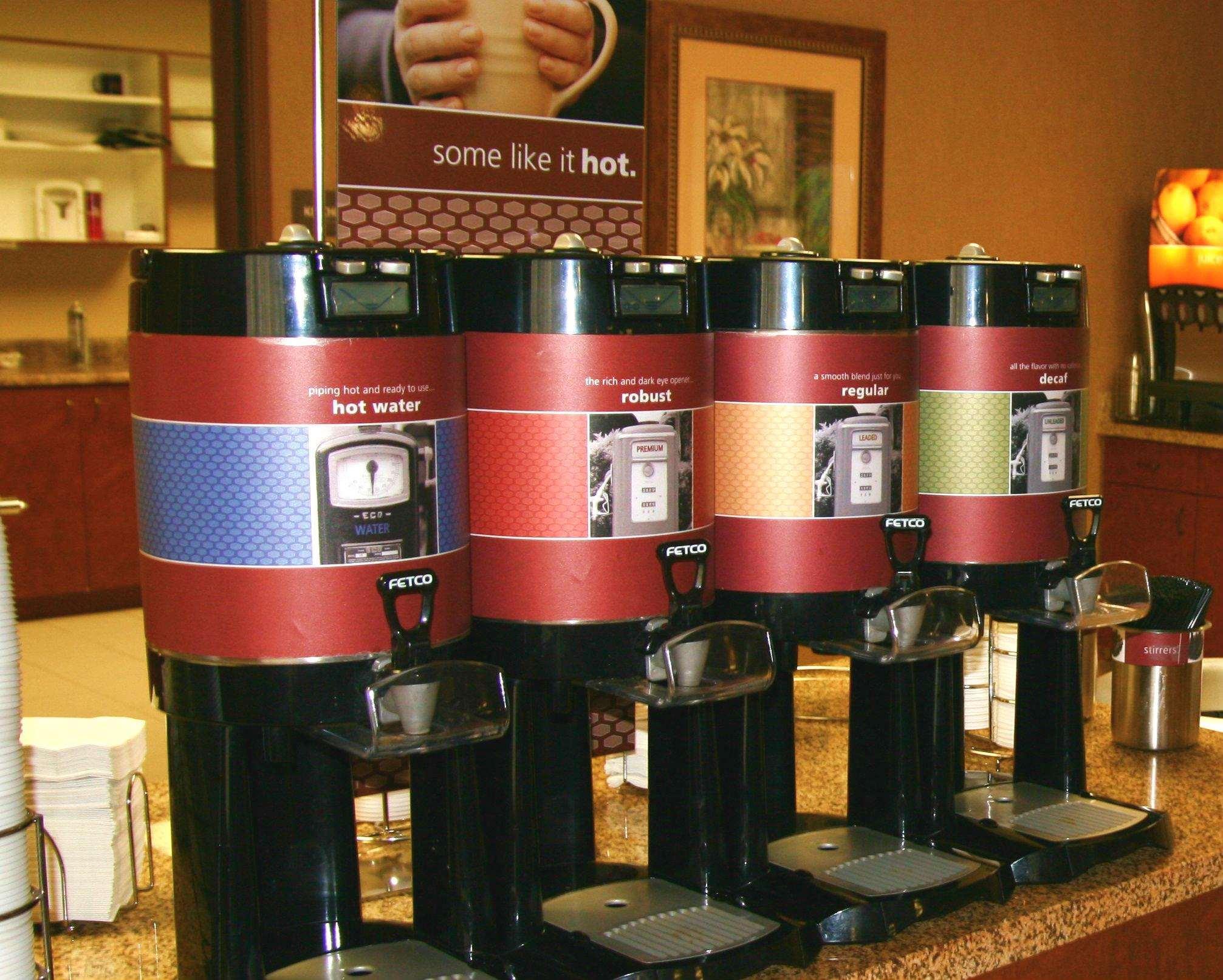 Hampton Inn & Suites Ред-Блафф Экстерьер фото