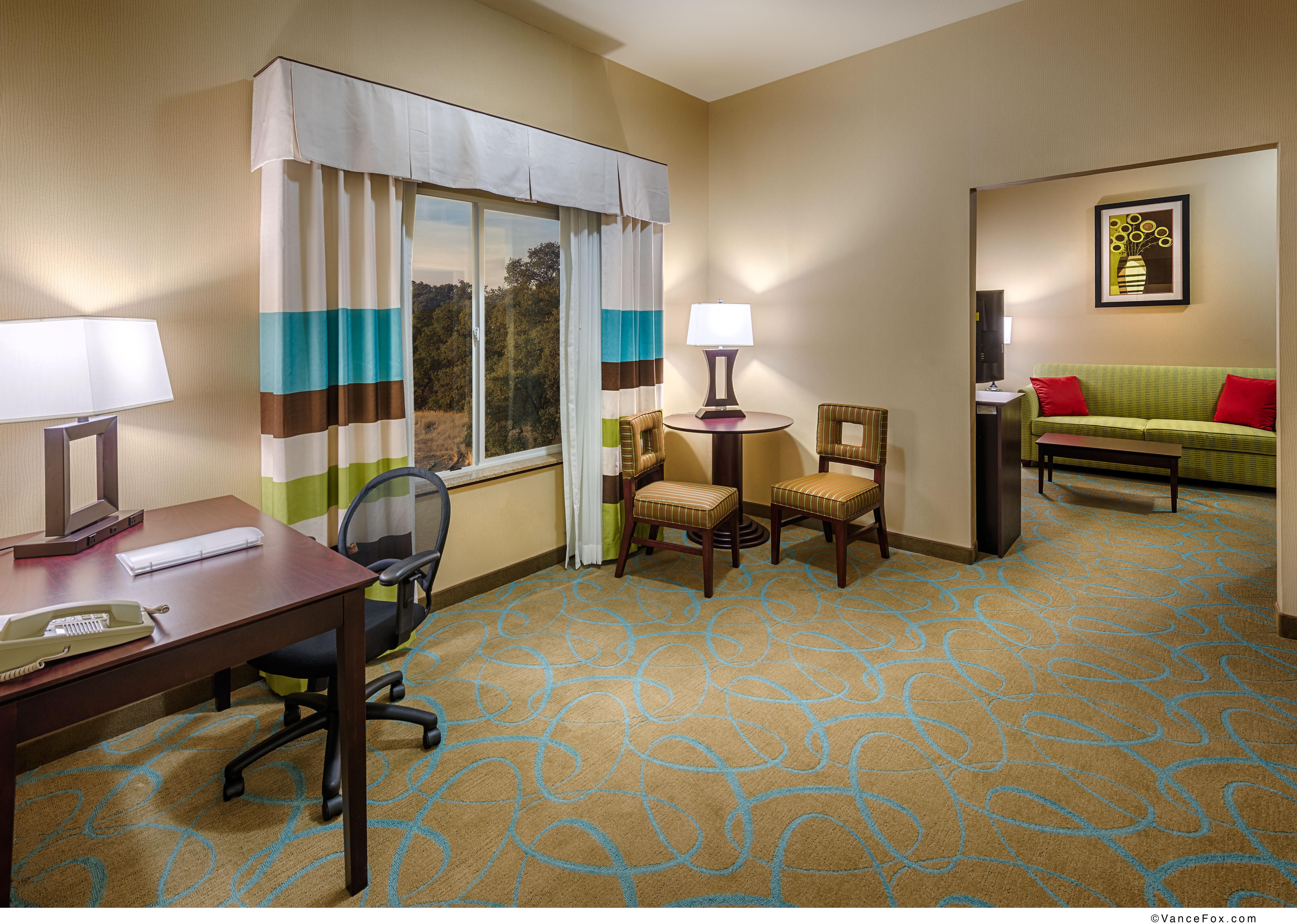 Hampton Inn & Suites Ред-Блафф Экстерьер фото
