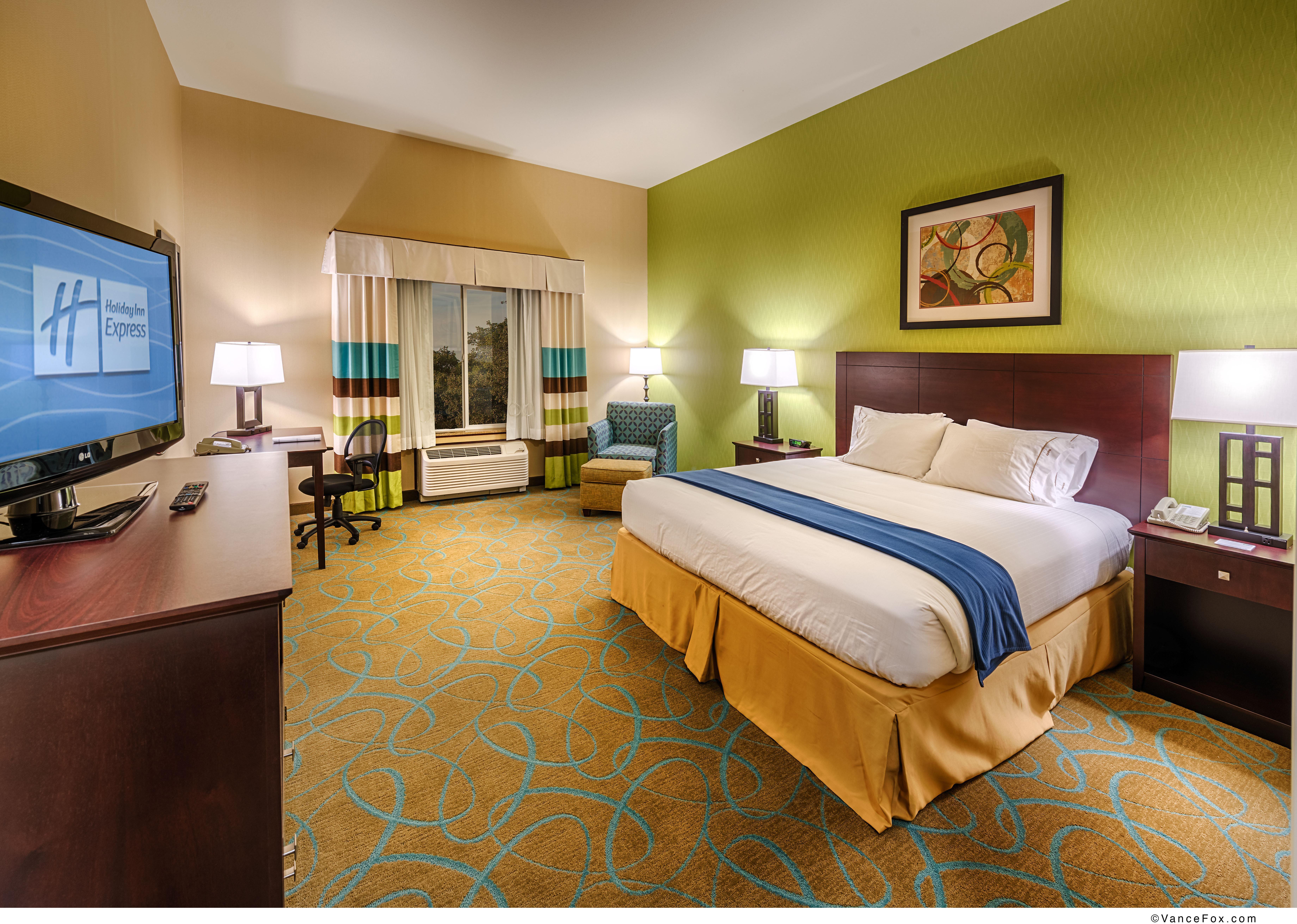 Hampton Inn & Suites Ред-Блафф Экстерьер фото