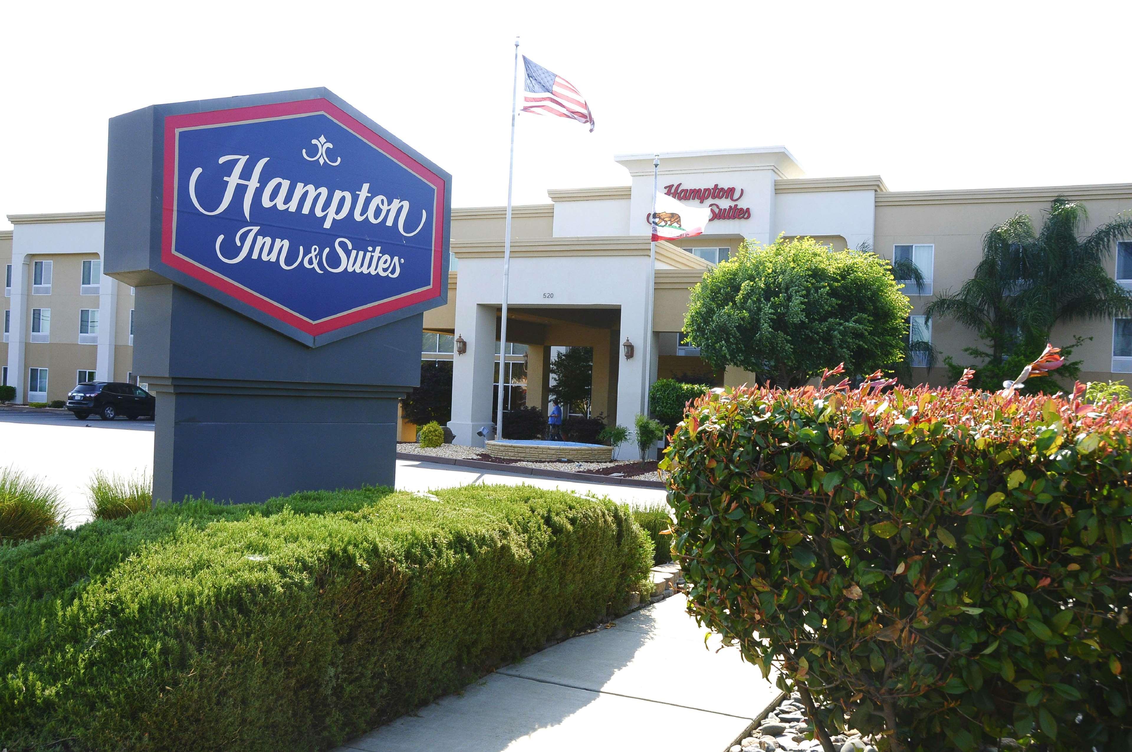Hampton Inn & Suites Ред-Блафф Экстерьер фото