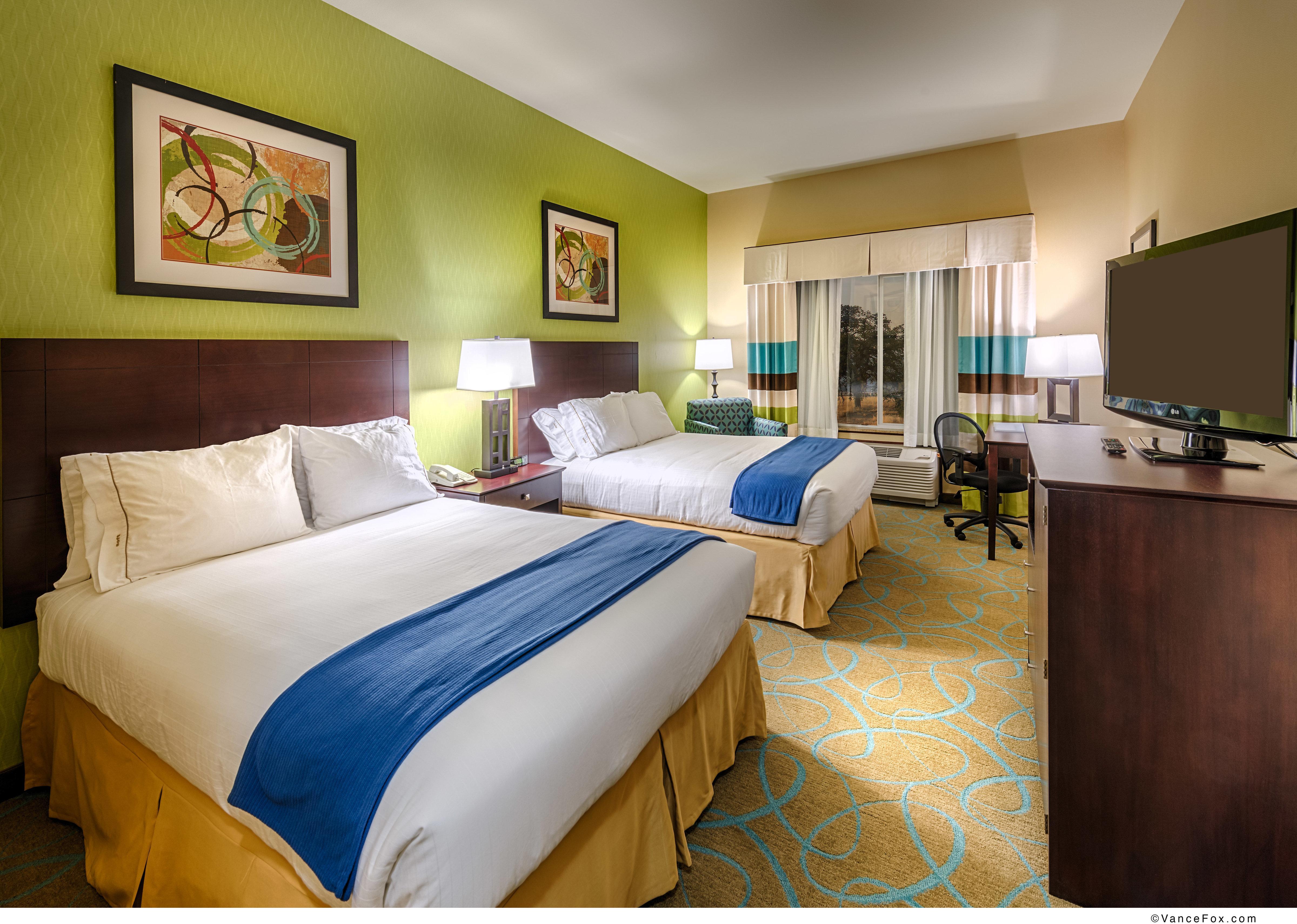 Hampton Inn & Suites Ред-Блафф Экстерьер фото
