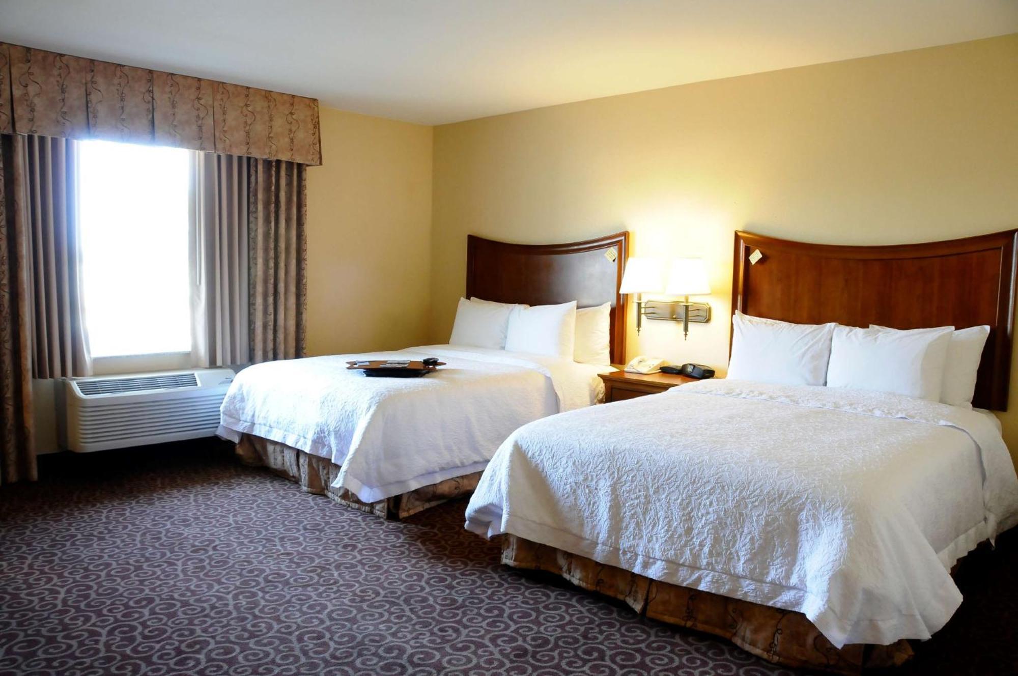 Hampton Inn & Suites Ред-Блафф Экстерьер фото