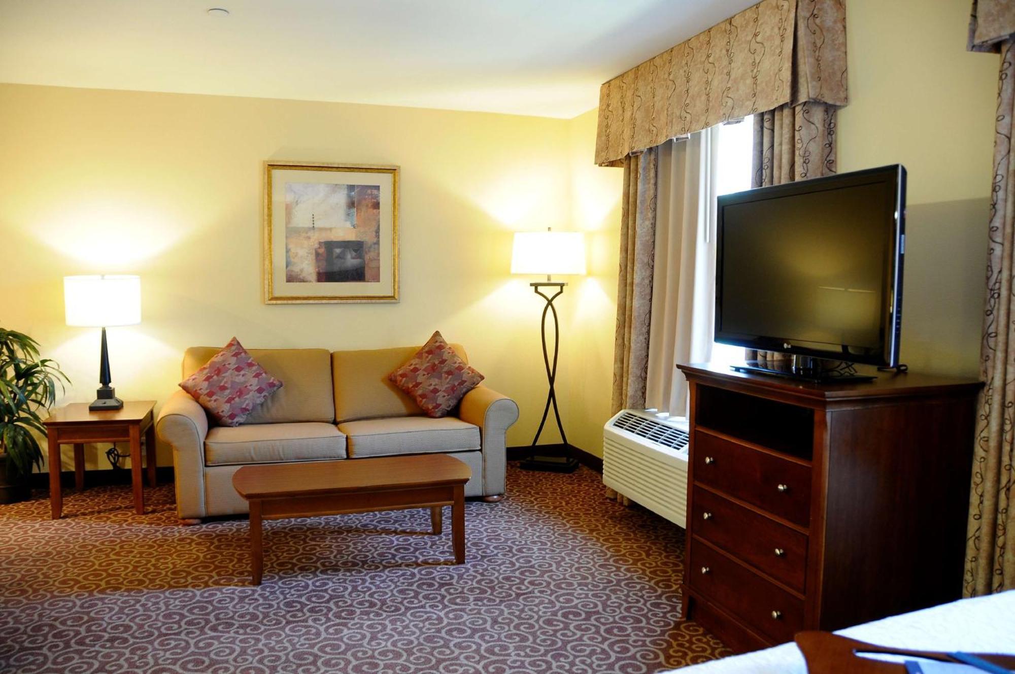 Hampton Inn & Suites Ред-Блафф Экстерьер фото